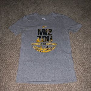 NIKE MIZZOU WOMANS BASKETBALL T-SHIRT💛🖤